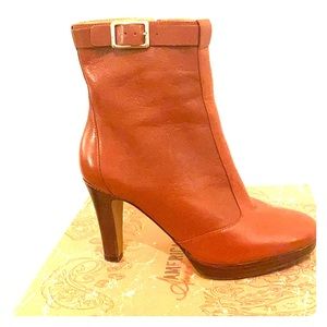 Leather ankle boot